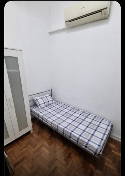 Coronation Shopping Plaza, 587 Bukit Timah Road, Tanglin / Holland / Bukit Timah, Room Rental, 120 sqft, Apartment For Rent, by Peggy Soh, 500257326 - Bedroom - PropertyGuru.com.sg