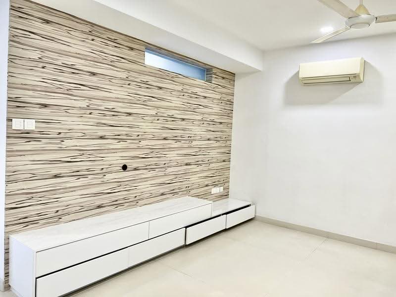 Modern Terrace 3 mins walk to Sixth Ave, Tanglin / Holland / Bukit Timah, 6 Bedrooms, 5,000 sqft, Terraced House For Rent, by Stella Ng, 500257332 - PropertyGuru.com.sg