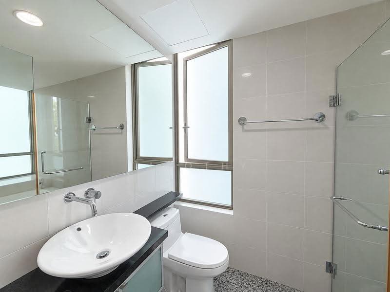 Casa Merah, 56 Tanah Merah Kechil Avenue, Bedok / Upper East Coast, 3 Bedrooms, 1,227 sqft, Condominium For Sale, by Timothy Choo Jun Hong, 500257337 - Bathroom - PropertyGuru.com.sg