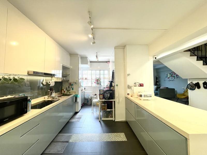354 Bukit Batok Street 31, 354 Bukit Batok Street 31, Dairy Farm / Bukit Panjang / Choa Chu Kang, 3 Bedrooms, 1,593 sqft, HDB Flat For Sale, by Michelle Lee, 500257343 - Kitchen - PropertyGuru.com.sg