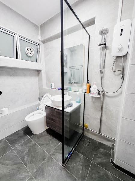42 Circuit Road, 42 Circuit Road, Macpherson / Potong Pasir, 3 Bedrooms, 1,141 sqft, HDB Flat For Sale, by Andrew Yek, 500257365 - Bathroom - PropertyGuru.com.sg