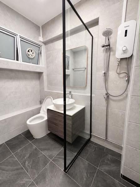 42 Circuit Road, 42 Circuit Road, Macpherson / Potong Pasir, 3 Bedrooms, 1,141 sqft, HDB Flat For Sale, by Andrew Yek, 500257365 - Bathroom - PropertyGuru.com.sg