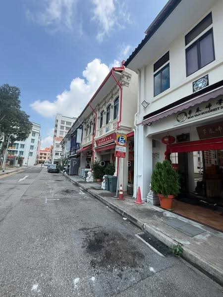 Geylang Freehold Inter-terrace For Sale, Eunos / Geylang / Paya Lebar, 1 Bedroom, 2,697 sqft, Terraced House For Sale, by Phoebe Lee, 500257369 - Exterior - PropertyGuru.com.sg