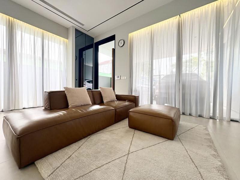 Sembawang Hills Estate, Casuarina Road, Ang Mo Kio / Bishan / Thomson, 5 Bedrooms, 3,800 sqft, Corner Terrace For Sale, by Eve Tang, 500257371 - Living Room - PropertyGuru.com.sg