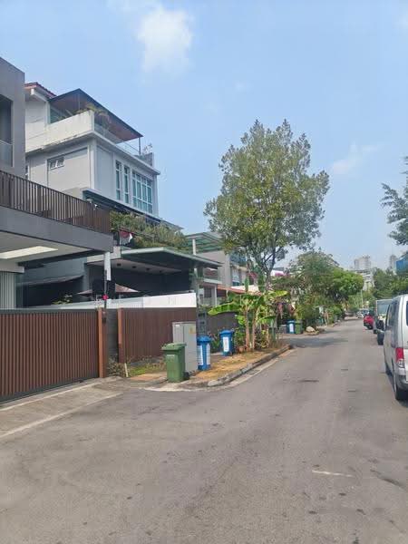 Mandarin Park, Chun Tin Road, Clementi Park / Upper Bukit Timah, 6 Bedrooms, 4,500 sqft, Terraced House For Sale, by Feona Koh, 500257372 - Exterior - PropertyGuru.com.sg