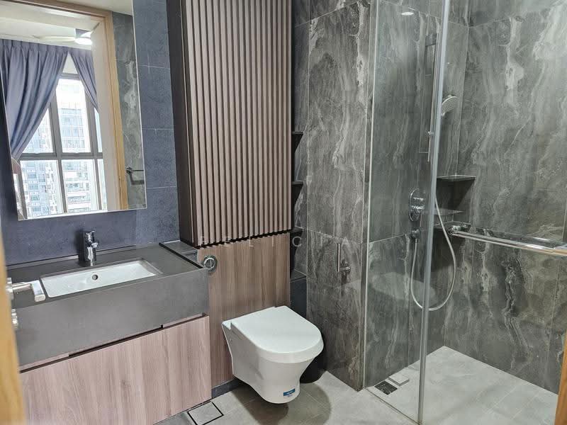 Midwood, 8 Hillview Rise, Dairy Farm / Bukit Panjang / Choa Chu Kang, 2 Bedrooms, 689 sqft, Condominium For Sale, by Felicia Chiong, 500257378 - Master Bathroom - PropertyGuru.com.sg