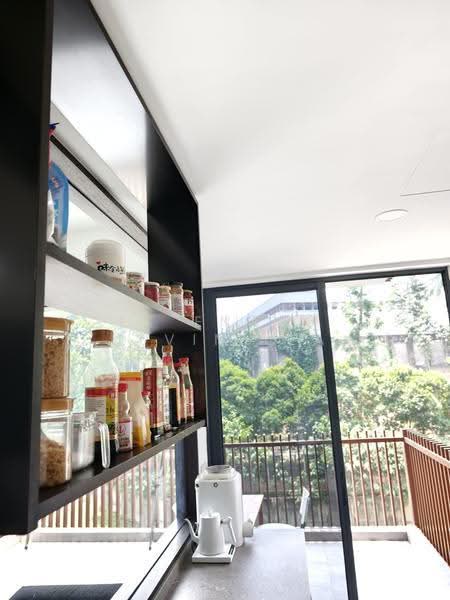 KI Residences At Brookvale, 16 Brookvale Drive, Clementi Park / Upper Bukit Timah, 3 Bedrooms, 1,173 sqft, Condominium For Sale, by EK Enoch Kevin Lea, 500257383 - Kitchen - PropertyGuru.com.sg