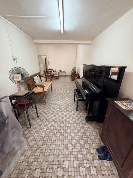 Serangoon Garden Estate, Hougang / Punggol / Sengkang, 3 Bedrooms, 2,200 sqft, Semi-Detached House For Sale, by Joshua Tech, 500257387 - Living Room - PropertyGuru.com.sg