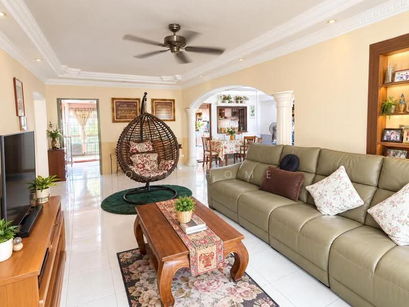 318 Tampines Street 33, 318 Tampines Street 33, Pasir Ris / Tampines, 3 Bedrooms, 1,399 sqft, HDB Flat For Sale, by BEN CHEE, 500257399 - Living Room - PropertyGuru.com.sg