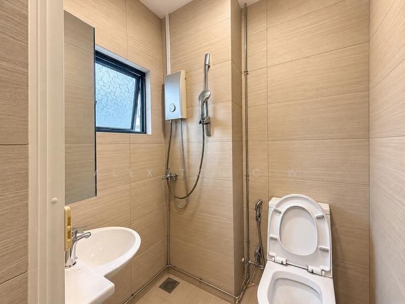 Chapel Court, 27A Sea Avenue, East Coast / Marine Parade, 3 Bedrooms, 807 sqft, Condominium For Sale, by Alex Toh C W, 500257434 - Bathroom - PropertyGuru.com.sg