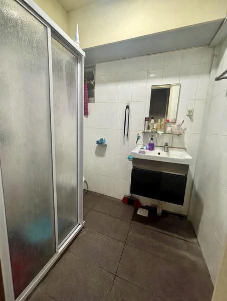 785B Woodlands Rise, 785B Woodlands Rise, Admiralty / Woodlands, 2 Bedrooms, 732 sqft, HDB Flat For Sale, by Alan Tan, 500257435 - Bathroom - PropertyGuru.com.sg