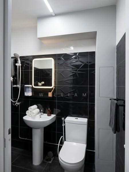 568 Hougang Street 51, 568 Hougang Street 51, Hougang / Punggol / Sengkang, 3 Bedrooms, 1,087 sqft, HDB Flat For Sale, by William Heng, 500257437 - Bathroom - PropertyGuru.com.sg