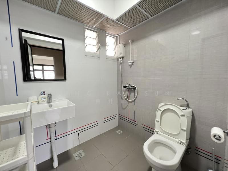 618B Tampines Street 61, 618B Tampines Street 61, Pasir Ris / Tampines, 3 Bedrooms, 1,216 sqft, HDB Flat For Rent, by Wong Kai Sun 黄开山, 500257441 - Bathroom - PropertyGuru.com.sg