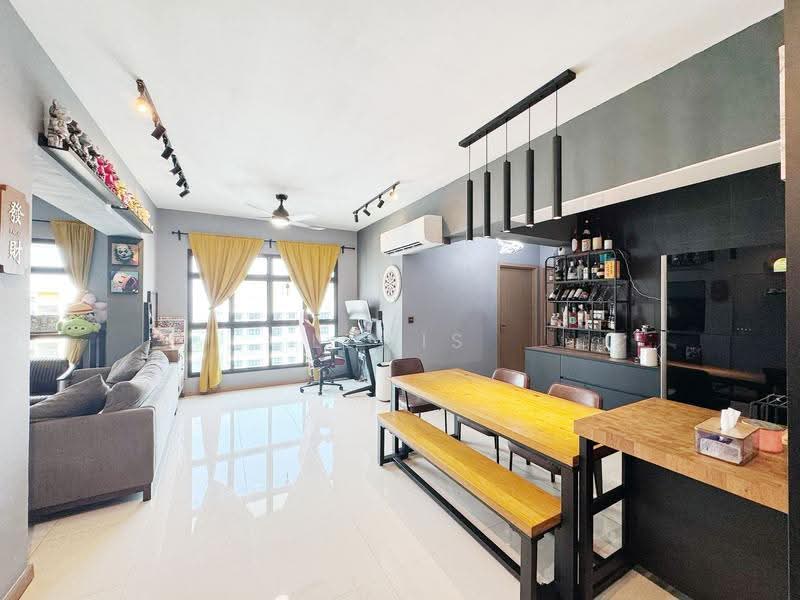 413B Northshore Drive, 413B Northshore Drive, Hougang / Punggol / Sengkang, 3 Bedrooms, 1,011 sqft, HDB Flat For Sale, by Lewis Ho, 500257452 - Living Room - PropertyGuru.com.sg