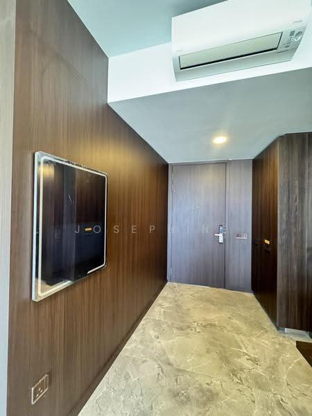 One Pearl Bank, 1 Pearl Bank, Alexandra / Commonwealth, 2 Bedrooms, 700 sqft, Condominium For Sale, by Josephine Goh, 500257487 - Entrance - PropertyGuru.com.sg