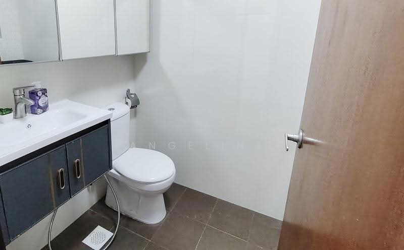 The Anchorage, 370 Alexandra Road, Alexandra / Commonwealth, Room Rental, 100 sqft, Condominium For Rent, by Angeline Tan (陈慧恩）, 500257492 - Bathroom 2 - PropertyGuru.com.sg
