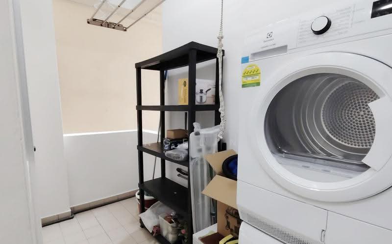 The Anchorage, 370 Alexandra Road, Alexandra / Commonwealth, Room Rental, 100 sqft, Condominium For Rent, by Angeline Tan (陈慧恩）, 500257492 - Yard - PropertyGuru.com.sg