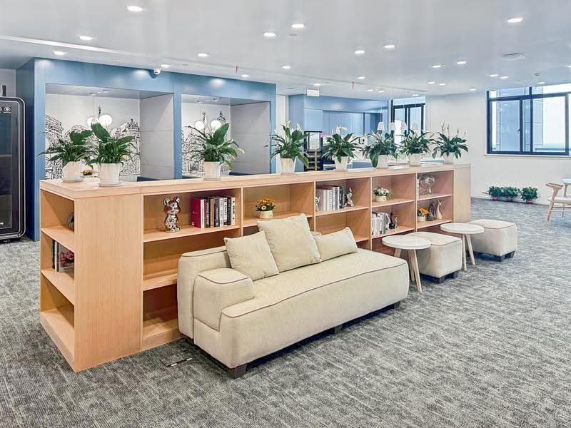 Liang Seah Place, 1 Liang Seah Street, Beach Road / Bugis / Rochor, 161 sqft, Office For Rent, by Regus Singapore, 500257498 - Living Room - CommercialGuru.com.sg