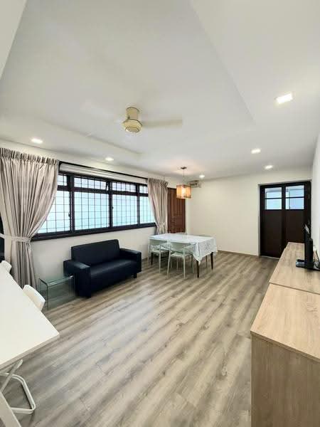 194 Rivervale Drive, 194 Rivervale Drive, Hougang / Punggol / Sengkang, 3 Bedrooms, 980 sqft, HDB Flat For Rent, by Heni Muljati, 500257499 - Living Room - PropertyGuru.com.sg