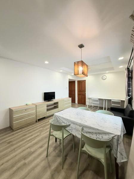 194 Rivervale Drive, 194 Rivervale Drive, Hougang / Punggol / Sengkang, 3 Bedrooms, 980 sqft, HDB Flat For Rent, by Heni Muljati, 500257499 - Living Room - PropertyGuru.com.sg