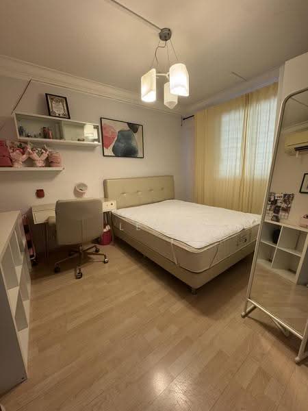 202 Bedok North Street 1, 202 Bedok North Street 1, Bedok / Upper East Coast, 2 Bedrooms, 721 sqft, HDB Flat For Sale, by Leon Ching, 500257501 - Bedroom - PropertyGuru.com.sg