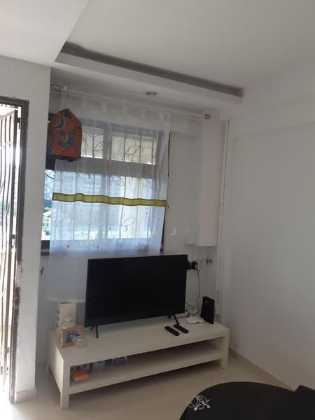 139 Bedok North Avenue 3, 139 Bedok North Avenue 3, Bedok / Upper East Coast, 2 Bedrooms, 735 sqft, HDB Flat For Rent, by Raj ., 500257510 - Living Room - PropertyGuru.com.sg