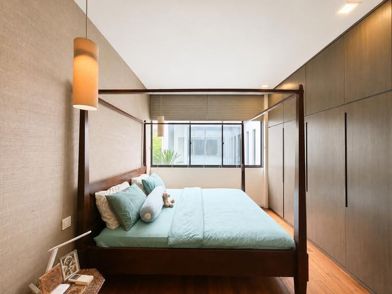 Freehold Corner-Terrace within 1KM to Nex, Maris Stella & PLMGS, Freehold Corner-Terrace / Bartley / Jln Rindu / Serangoon /, Hougang / Punggol / Sengkang, 6 Bedrooms, 5,500 sqft, Corner Terrace For Sale, by William Hong, 500257527 - Bedroom - PropertyGuru.com.sg