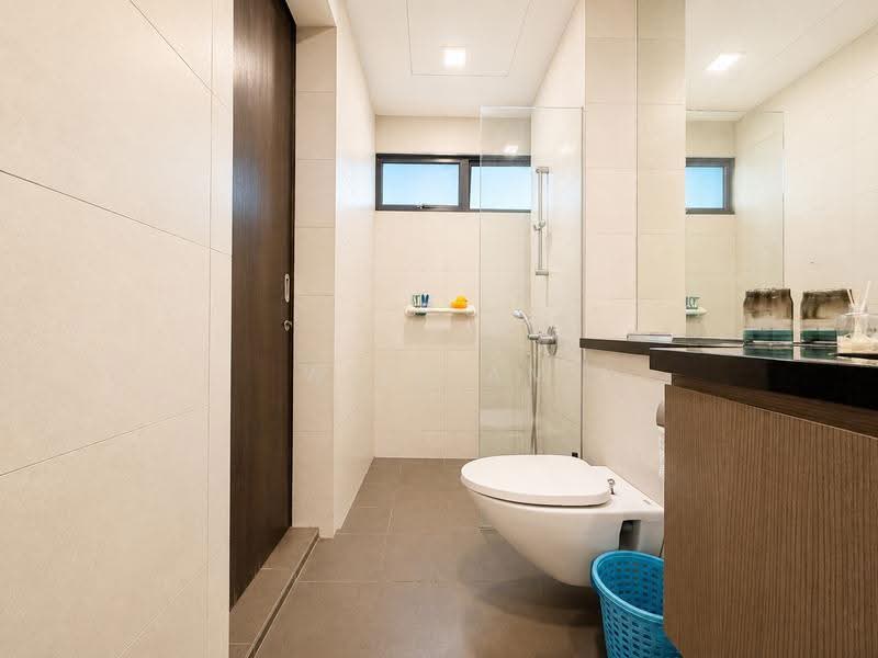 Freehold Corner-Terrace within 1KM to Nex, Maris Stella & PLMGS, Freehold Corner-Terrace / Bartley / Jln Rindu / Serangoon /, Hougang / Punggol / Sengkang, 6 Bedrooms, 5,500 sqft, Corner Terrace For Sale, by William Hong, 500257527 - Bathroom - PropertyGuru.com.sg