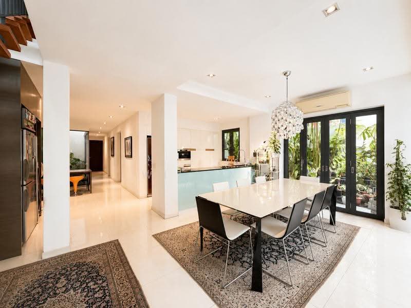 Freehold Corner-Terrace within 1KM to Nex, Maris Stella & PLMGS, Freehold Corner-Terrace / Bartley / Jln Rindu / Serangoon /, Hougang / Punggol / Sengkang, 6 Bedrooms, 5,500 sqft, Corner Terrace For Sale, by William Hong, 500257527 - Dining Room - PropertyGuru.com.sg