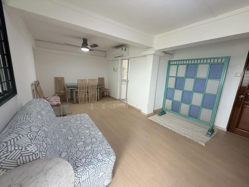 3 Queen's Road, 3 Queen's Road, Tanglin / Holland / Bukit Timah, 4 Bedrooms, 818 sqft, HDB Flat For Rent, by Esther Txe, 500257554 - Living Room - PropertyGuru.com.sg