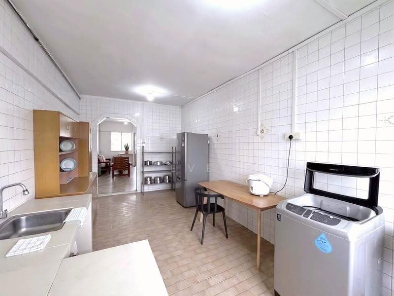 14 Saint George's Road, 14 Saint George's Road, Balestier / Toa Payoh, 2 Bedrooms, 721 sqft, HDB Flat For Sale, by Eve Wong, 500257558 - Kitchen - PropertyGuru.com.sg
