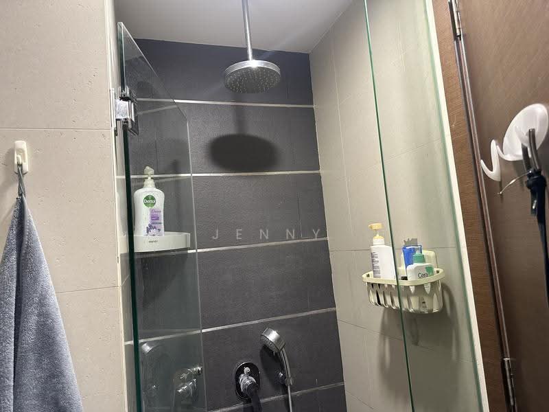 Centra Residence, 8 Lorong 7 Geylang, Eunos / Geylang / Paya Lebar, 1 Bedroom, 452 sqft, Condominium For Sale, by Jenny Ong, 500257559 - Bathroom - PropertyGuru.com.sg