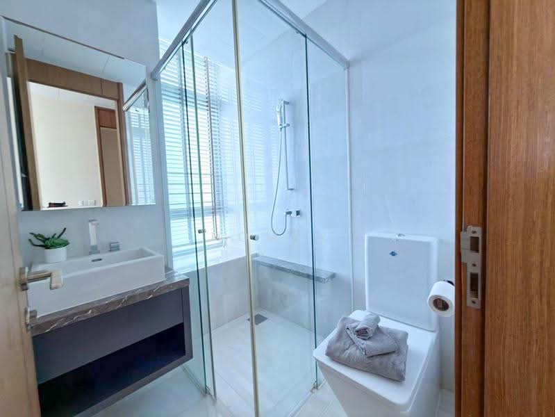Residences @ Emerald Hill, 119 Emerald Hill Road, Orchard / River Valley, 4 Bedrooms, 2,282 sqft, Condominium For Sale, by Homer Lau, 500257562 - Bathroom - PropertyGuru.com.sg