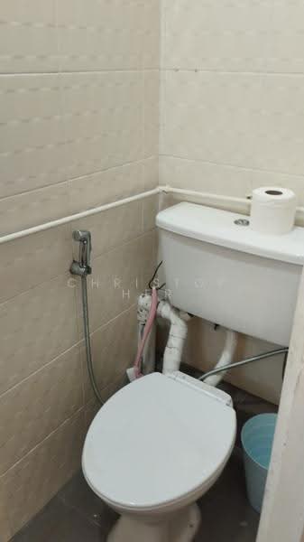 Elizabeth Tower, 12 Mount Elizabeth, Orchard / River Valley, Room Rental, 100 sqft, Condominium For Rent, by Christopher Yeo, 500257582 - Bathroom - PropertyGuru.com.sg