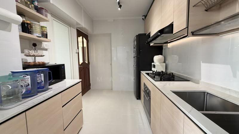 70 Redhill Close, 70 Redhill Close, Alexandra / Commonwealth, 3 Bedrooms, 1,076 sqft, HDB Flat For Sale, by Mark Lim Chee Tong, 500257600 - Kitchen - PropertyGuru.com.sg