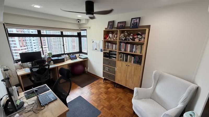 70 Redhill Close, 70 Redhill Close, Alexandra / Commonwealth, 3 Bedrooms, 1,076 sqft, HDB Flat For Sale, by Mark Lim Chee Tong, 500257600 - Study - PropertyGuru.com.sg