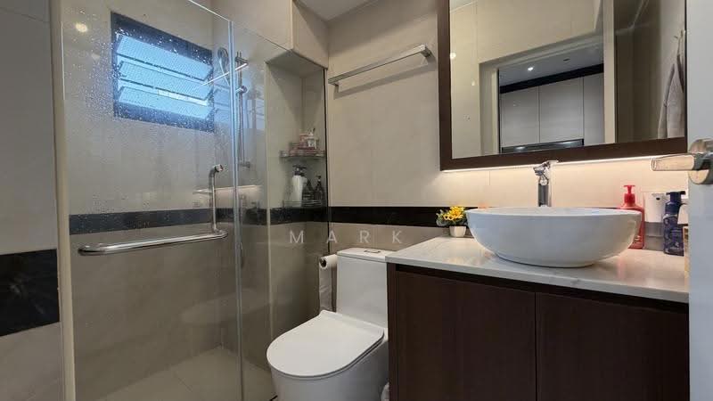 70 Redhill Close, 70 Redhill Close, Alexandra / Commonwealth, 3 Bedrooms, 1,076 sqft, HDB Flat For Sale, by Mark Lim Chee Tong, 500257600 - Bathroom - PropertyGuru.com.sg