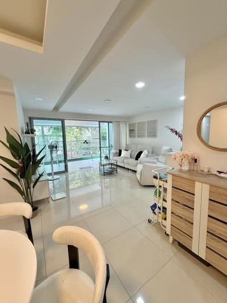167C Simei Lane, 167C Simei Lane, Pasir Ris / Tampines, 3 Bedrooms, 1,151 sqft, HDB Flat For Sale, by Michelle Seck, 500257606 - Living Room - PropertyGuru.com.sg