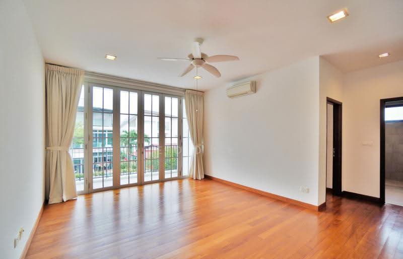 Immediate Move-In! Contemporary Tudor-Charm Home. 6 Huge Rooms!, Jalan Jelita, Tanglin / Holland / Bukit Timah, 6 Bedrooms, 5,500 sqft, Semi-Detached House For Rent, by Eddie Koh, 500257615 - Living Room - PropertyGuru.com.sg