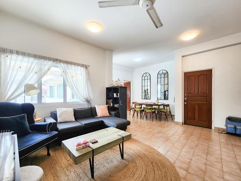 11 binjai park, Binjai Park, Dairy Farm / Bukit Panjang / Choa Chu Kang, 3 Bedrooms, 1,033 sqft, Walk-up Apartment For Sale, by Ella Chang 张慧媄, 500257617 - Living Room - PropertyGuru.com.sg