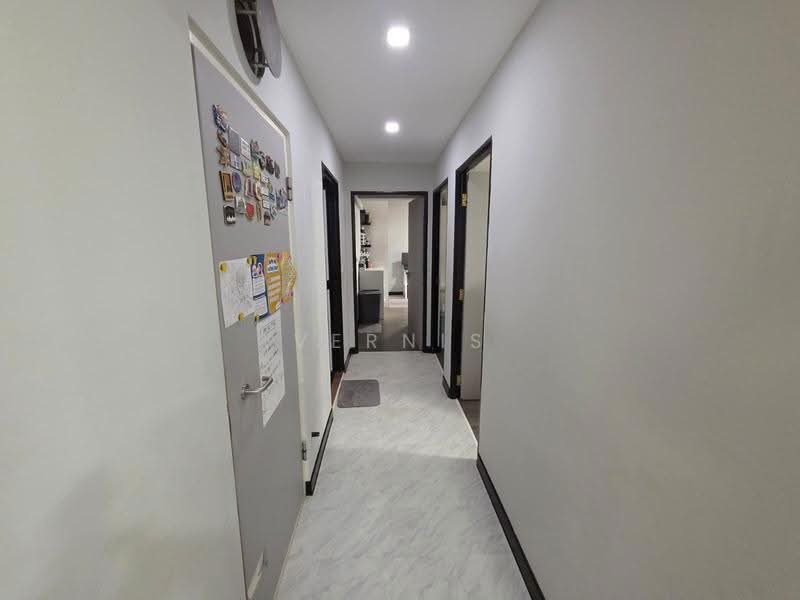 524A Tampines Central 7, 524A Tampines Central 7, Pasir Ris / Tampines, Room Rental, 200 sqft, HDB Flat For Rent, by Vernis Goh, 500257639 - Corridor - PropertyGuru.com.sg