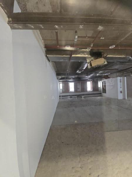 Peninsula Plaza, 111 North Bridge Road, City Hall / Clarke Quay, 2,454 sqft, Other Retail For Sale, by Patrik Tam, 500257655 - Interior - CommercialGuru.com.sg