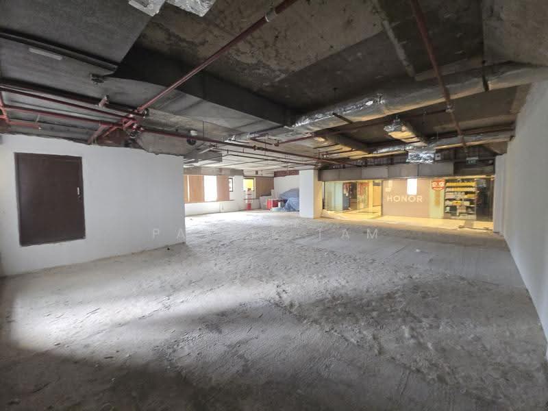 Peninsula Plaza, 111 North Bridge Road, City Hall / Clarke Quay, 2,454 sqft, Other Retail For Sale, by Patrik Tam, 500257655 - Interior - CommercialGuru.com.sg
