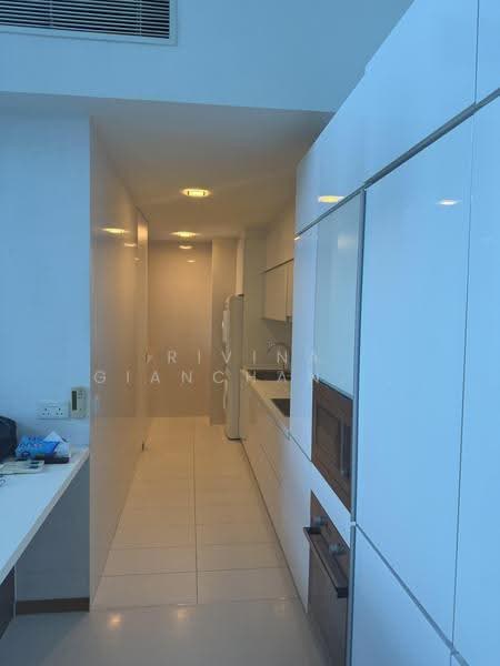 Soleil @ Sinaran, 2 Sinaran Drive, Newton / Novena, 2 Bedrooms, 1,453 sqft, Condominium For Rent, by Rivina Gianchand Dadlani, 500257656 - Kitchen - PropertyGuru.com.sg