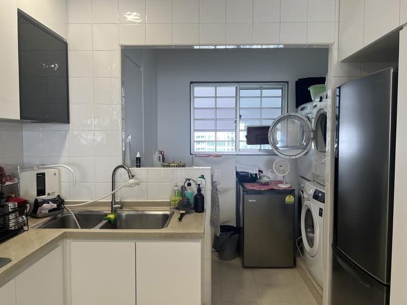 Ridgewood Condominium, 1 Ridgewood Close, Tanglin / Holland / Bukit Timah, 3 Bedrooms, 1,744 sqft, Condominium For Rent, by Catherine Png, 500257662 - Kitchen - PropertyGuru.com.sg