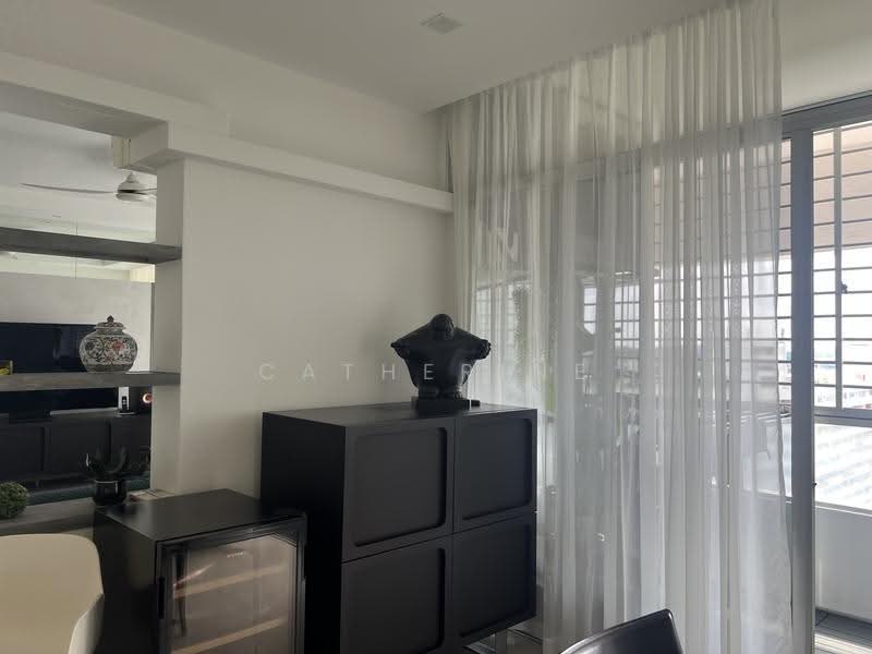 Ridgewood Condominium, 1 Ridgewood Close, Tanglin / Holland / Bukit Timah, 3 Bedrooms, 1,744 sqft, Condominium For Rent, by Catherine Png, 500257662 - Living Room - PropertyGuru.com.sg