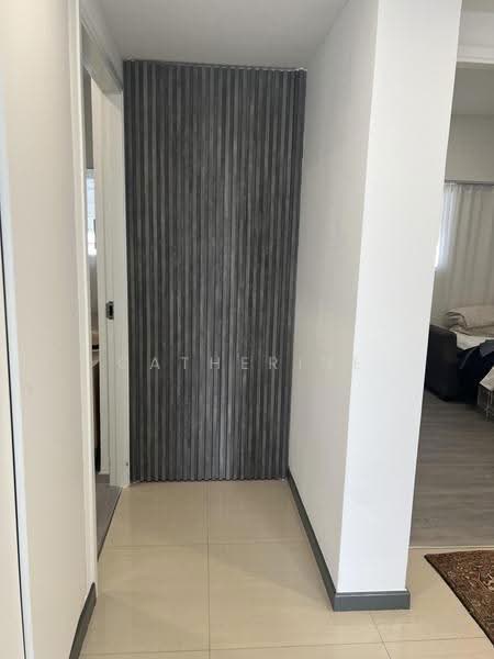 Ridgewood Condominium, 1 Ridgewood Close, Tanglin / Holland / Bukit Timah, 3 Bedrooms, 1,744 sqft, Condominium For Rent, by Catherine Png, 500257662 - Corridor - PropertyGuru.com.sg