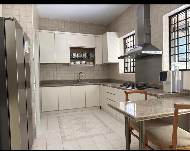 Duke's Gardens, Princess of Wales Road, Tanglin / Holland / Bukit Timah, 5 Bedrooms, 3,000 sqft, Semi-Detached House For Sale, by Simon Neo, 500257697 - Kitchen - PropertyGuru.com.sg