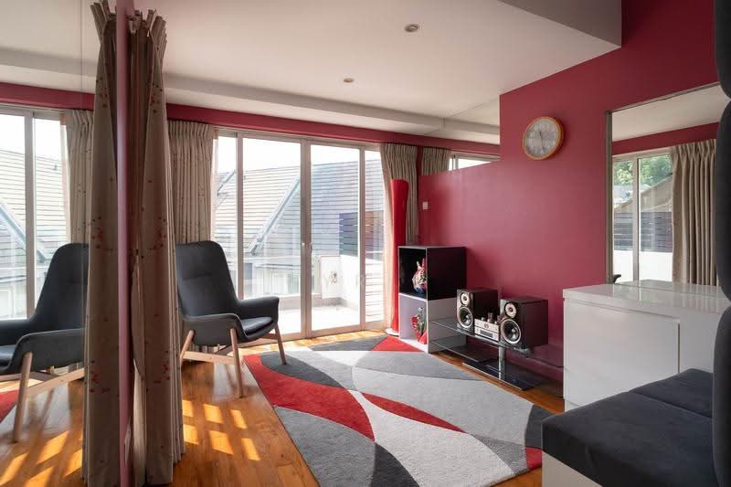 The Greenwood, 205A Greenwood Avenue, Newton / Novena, 5 Bedrooms, 2,992 sqft, Terraced House For Sale, by Cyril Tuzemen, 500257700 - Living Room - PropertyGuru.com.sg