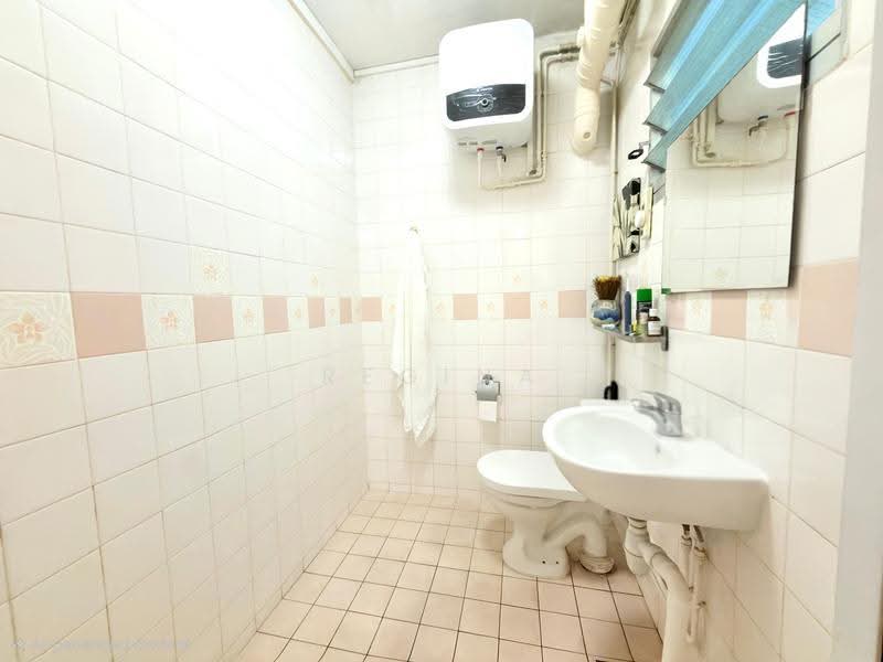 657 Jalan Tenaga, 657 Jalan Tenaga, Eunos / Geylang / Paya Lebar, 3 Bedrooms, 1,141 sqft, HDB Flat For Sale, by Regina Huang, 500257731 - PropertyGuru.com.sg
